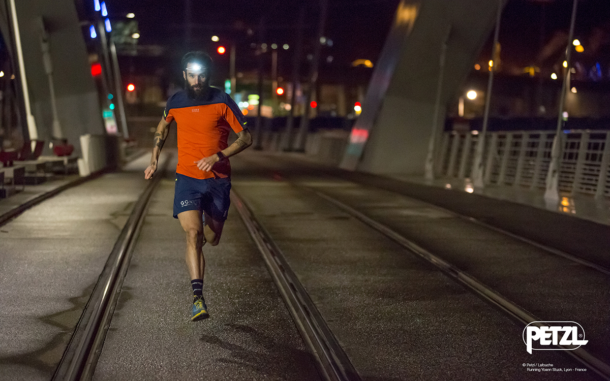 Joggen in het donker? Kies de juiste Petzl-hoofdlamp!