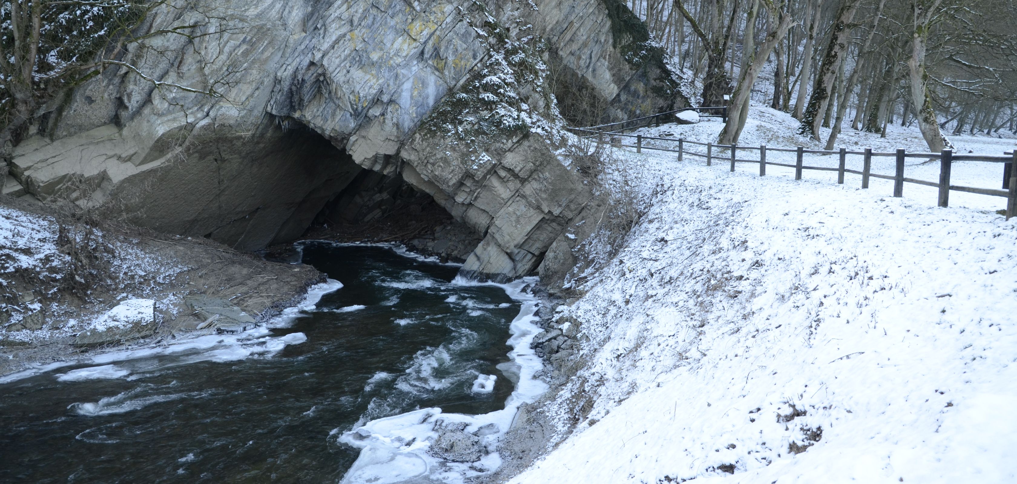 Han-sur-Lesse voor een mooie winterwandeling in de sneeuw