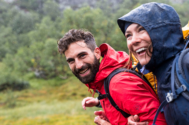 Regenweer? Met deze regenkleding en tips blijf je niet binnen!